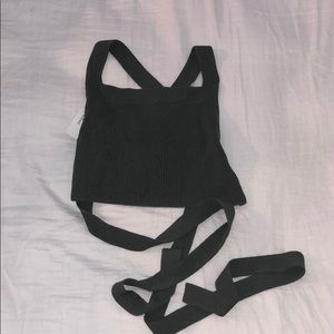 Aritzia Wilfred Cayenne crop top